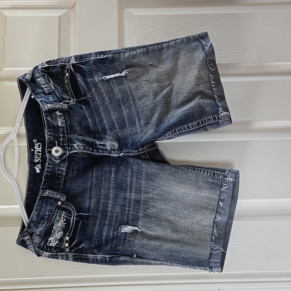 Ladie's Jean shorts - Picture 1 of 2
